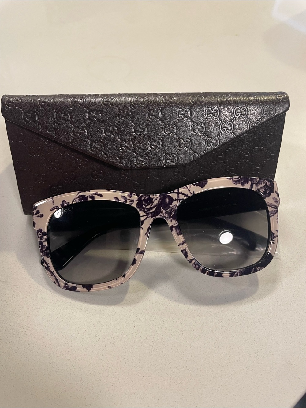 Brand New Gucci Floral Acetate Square Sunglasses in Pink and Black